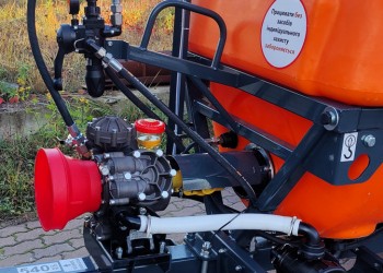 Обприскувач вентиляторний причіпний  з шахтою ОВП-2000